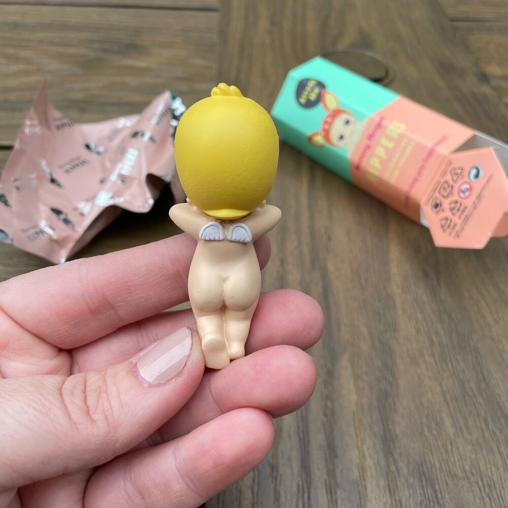 Sonny Angel Hippers Duck minifigure collectible - Picture 3 of 6